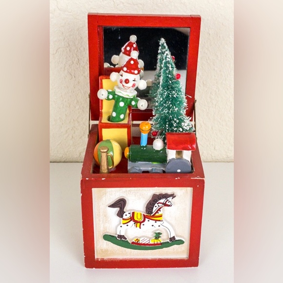 1984 Enesco Vintage Wooden Musical Christmas Toy Box - Picture 5 of 9